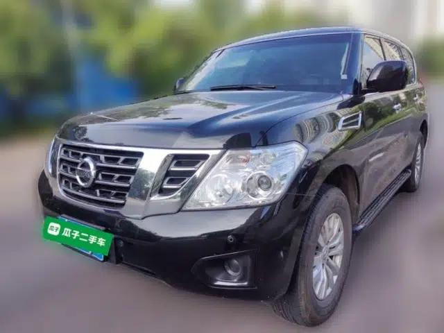 Nissan Patrol Automatic transmission, gasoline, 4.0-liter displacement, four-wheel drive, seven seats