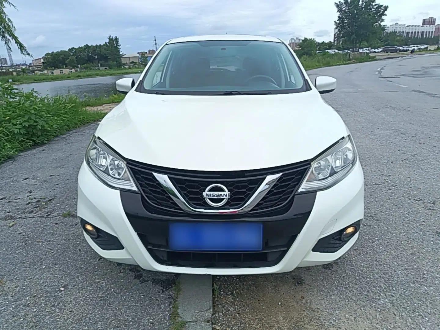 Nissan Tiida 2016 1.6L Manual Cool Edition — миниатюра 2