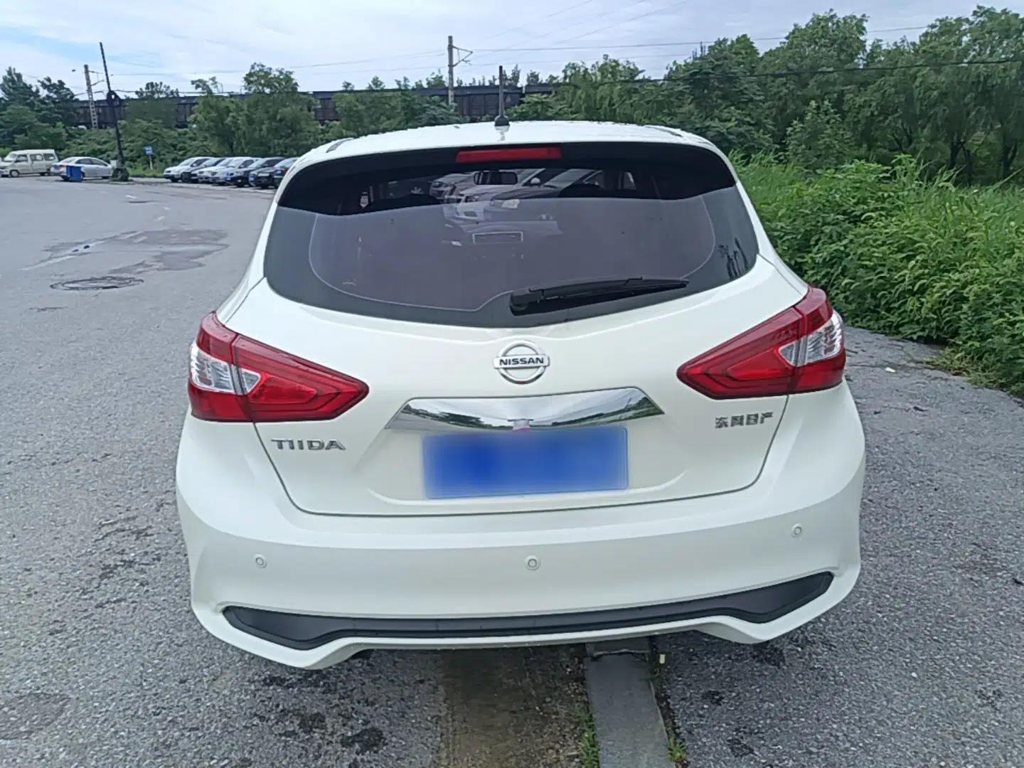 Nissan Tiida 2016 1.6L Manual Cool Edition — миниатюра 5