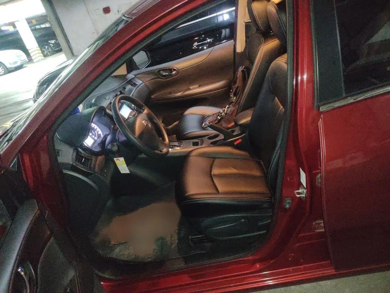 Nissan Tiida 2014 1.6L CVT Comfort Model — миниатюра 14