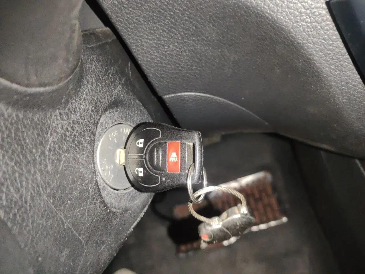 Nissan Tiida 2014 1.6L CVT Comfort Model — миниатюра 17