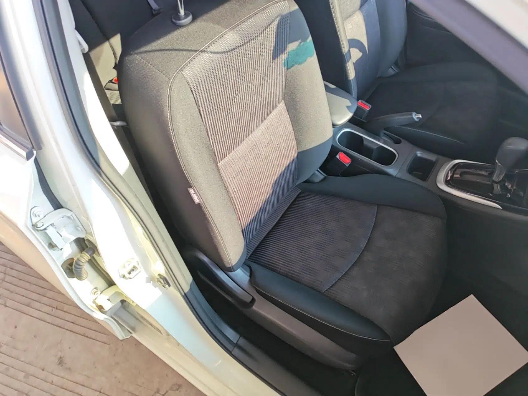 Nissan Tiida 2019 1.6L CVT Cool Edition China VI Standard — миниатюра 19