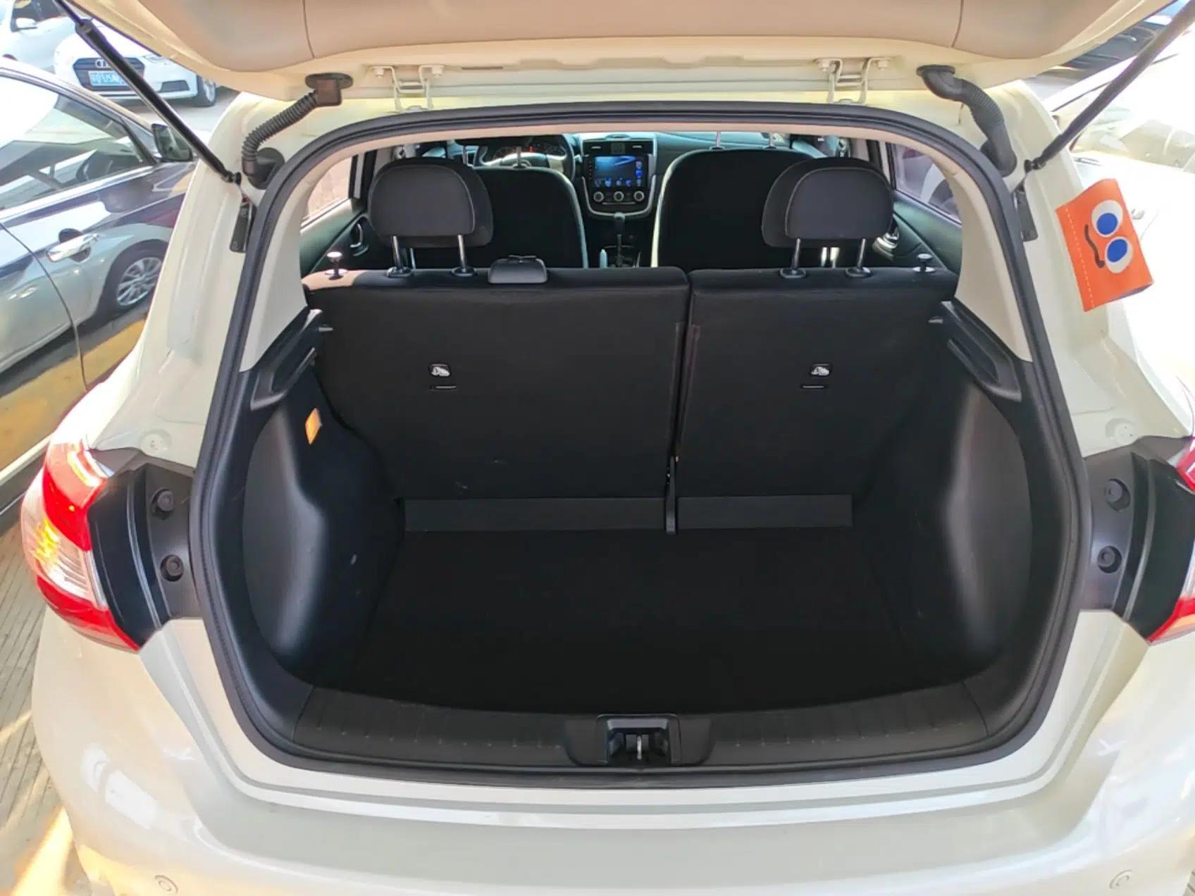 Nissan Tiida 2019 1.6L CVT Cool Edition China VI Standard — миниатюра 22