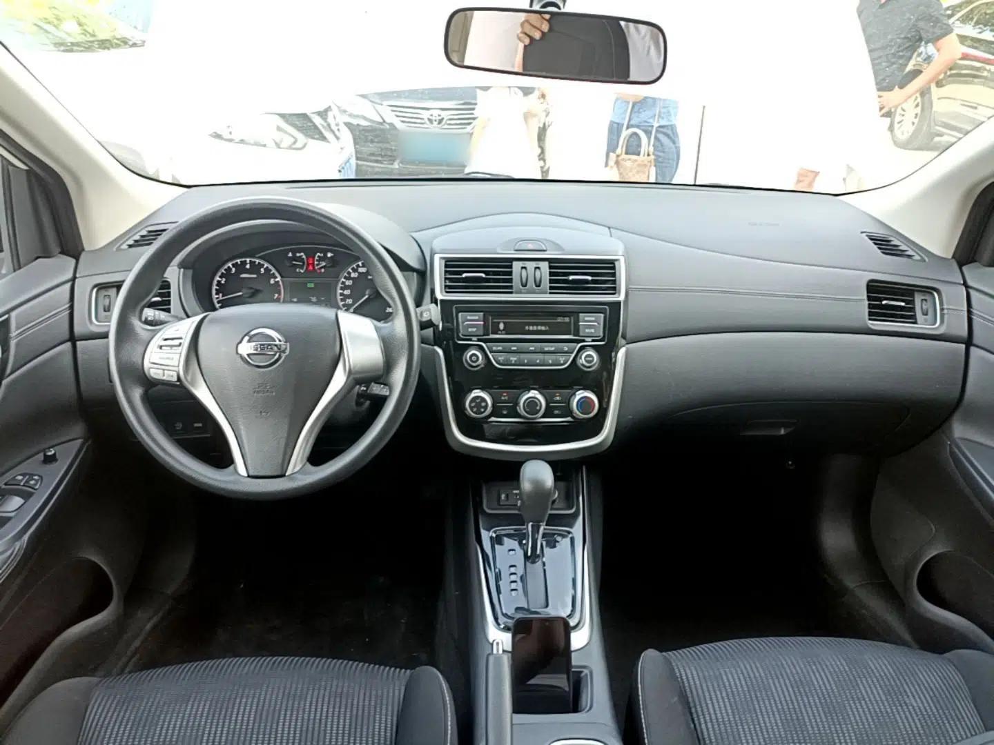 Nissan Tiida 2021 1.6L CVT Cool Edition — миниатюра 12