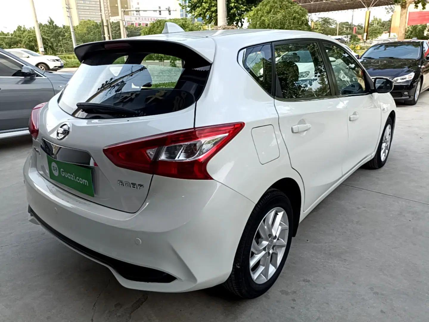 Nissan Tiida 2021 1.6L CVT Cool Edition — миниатюра 6