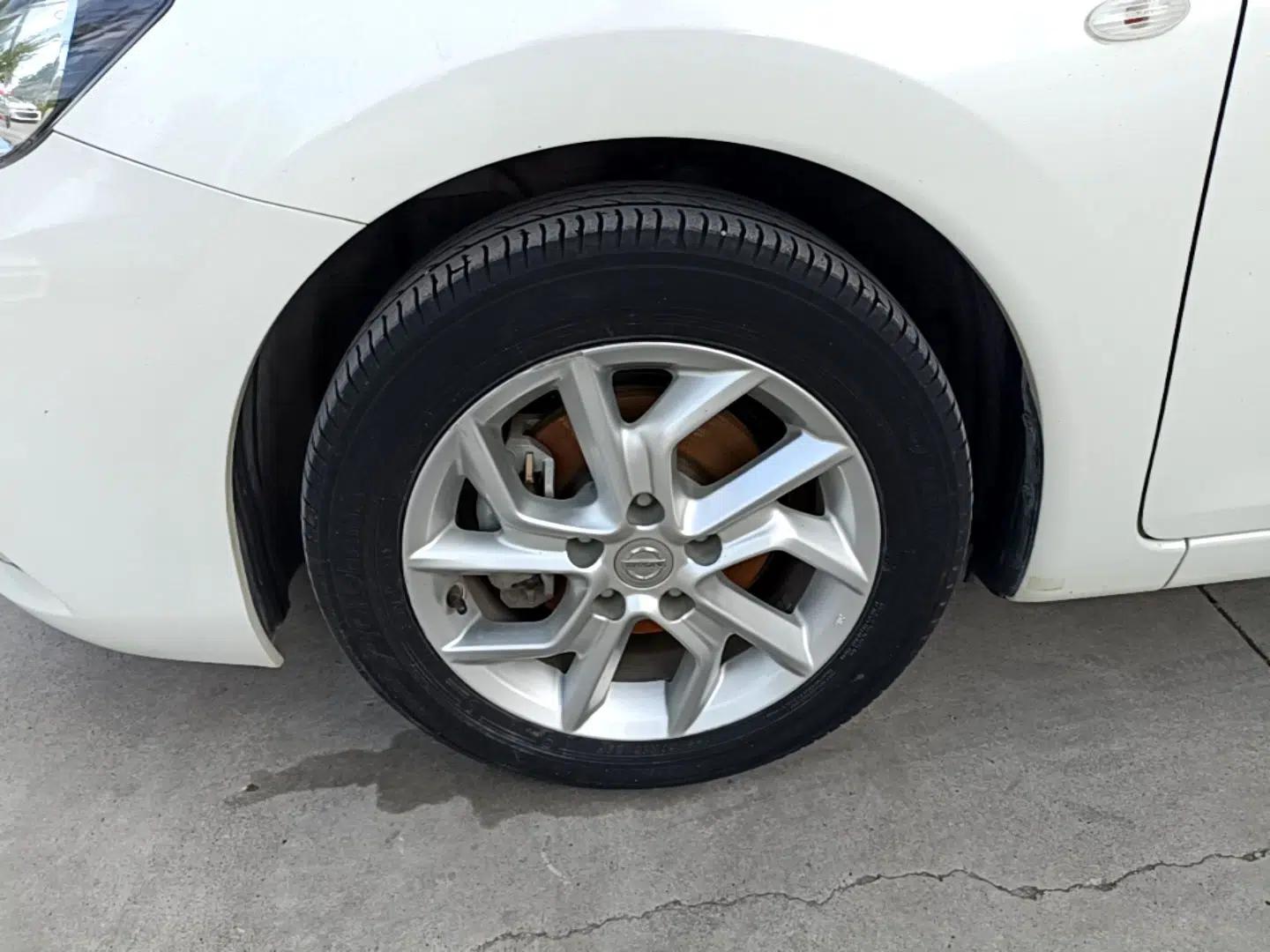 Nissan Tiida 2021 1.6L CVT Cool Edition — миниатюра 10