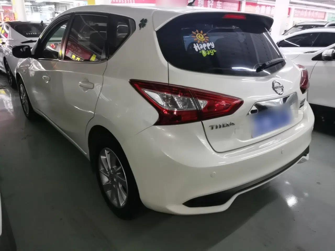 Nissan Tiida 2016 1.6L CVT Cool Dynamic Edition — миниатюра 4