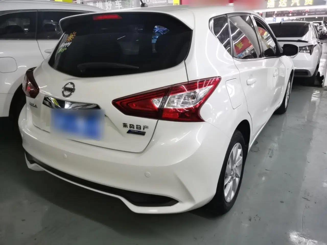 Nissan Tiida 2016 1.6L CVT Cool Dynamic Edition — миниатюра 6