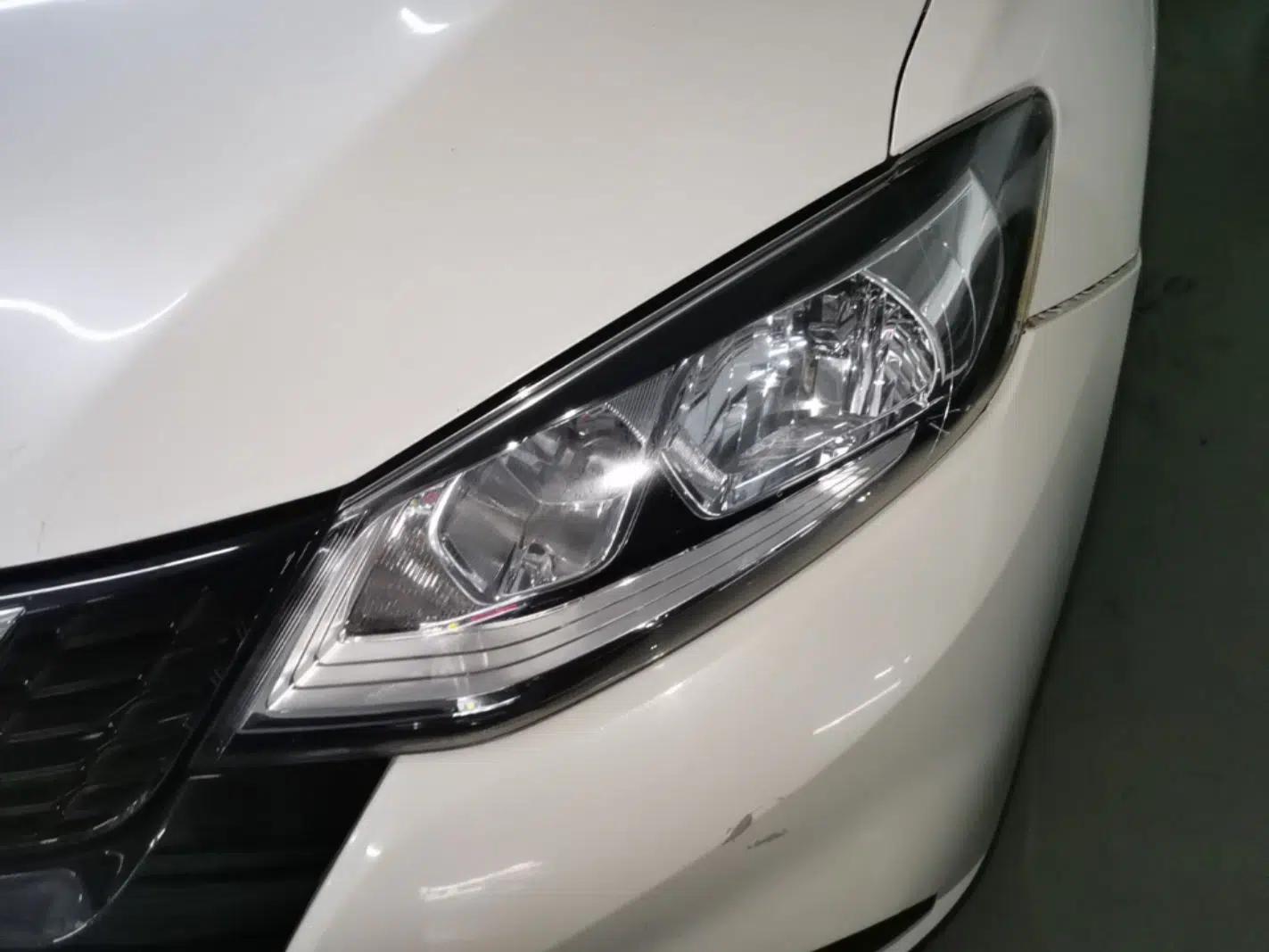 Nissan Tiida 2016 1.6L CVT Cool Dynamic Edition — миниатюра 8