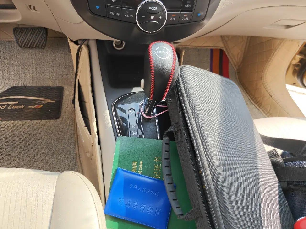 Nissan Tiida 2011 1.6L CVT Smart Version — миниатюра 14