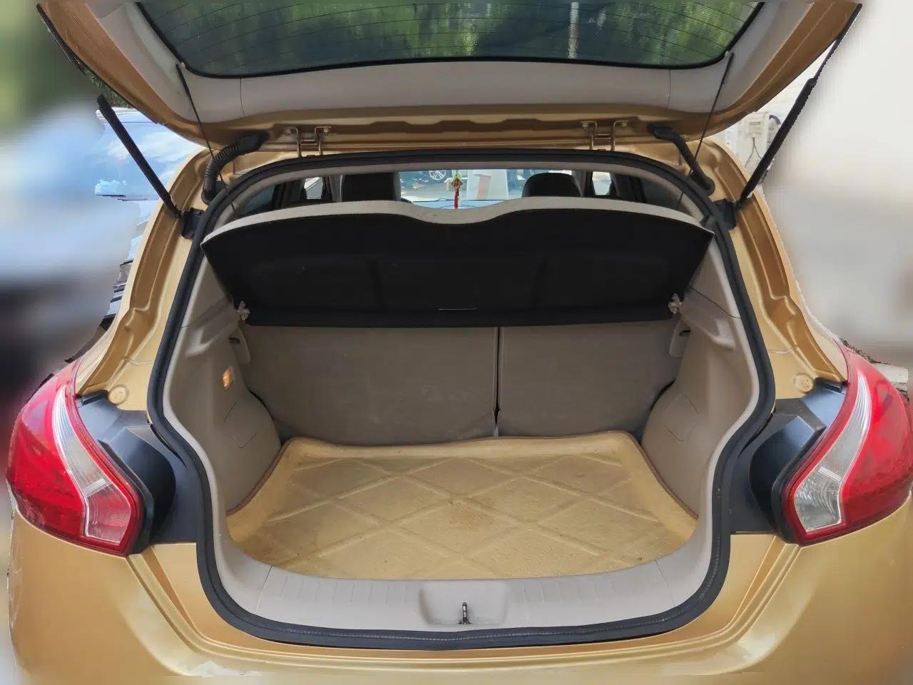 Nissan Tiida 2011 1.6L CVT Smart Version — миниатюра 19