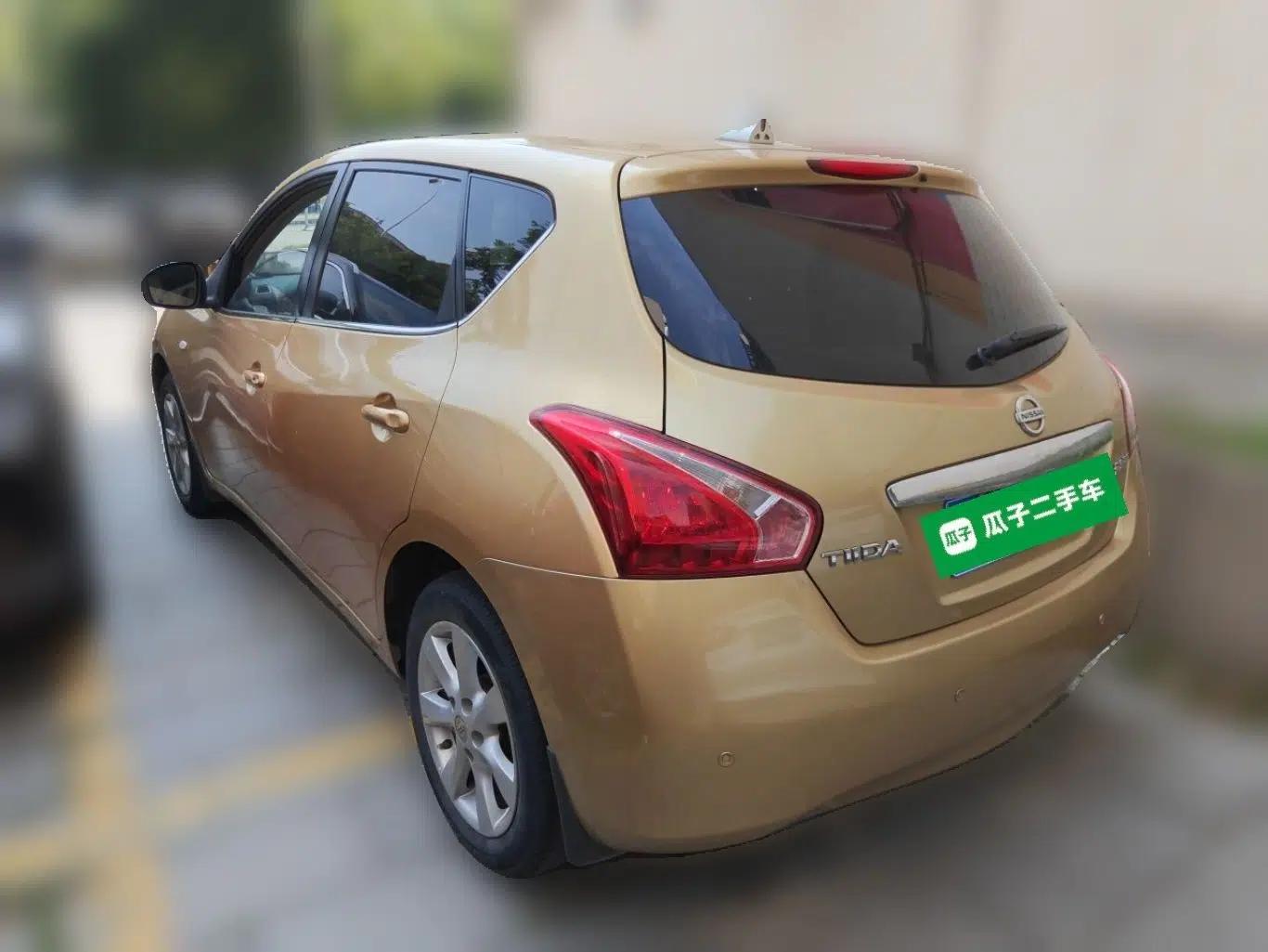 Nissan Tiida 2011 1.6L CVT Smart Version — миниатюра 4