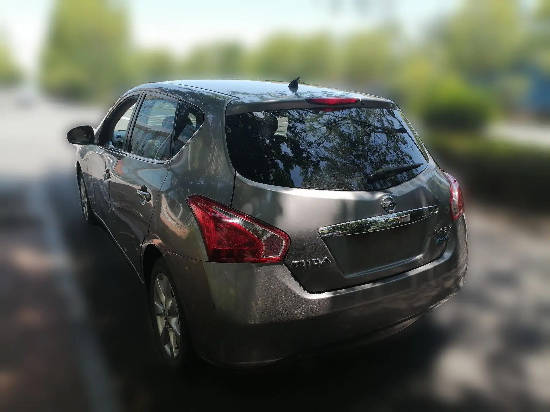 Nissan Tiida 2011 1.6L Manual Comfort Edition — миниатюра 4