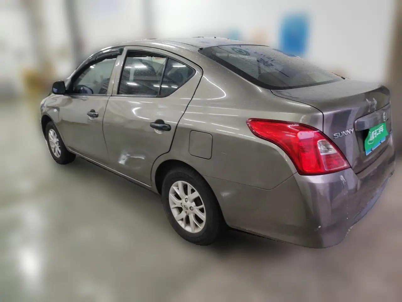 Nissan Sunny 2014 1.5XE Manual Comfort Edition — миниатюра 4