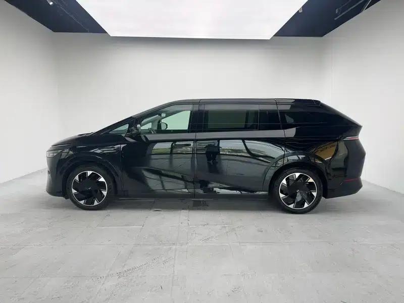 XPeng X9 2024 Model 640 AWD High Performance Max — миниатюра 4