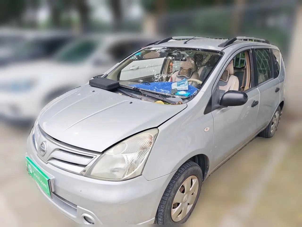 Nissan Livina 2010 Jingyue Edition 1.6L Manual All-Around Model — миниатюра 1