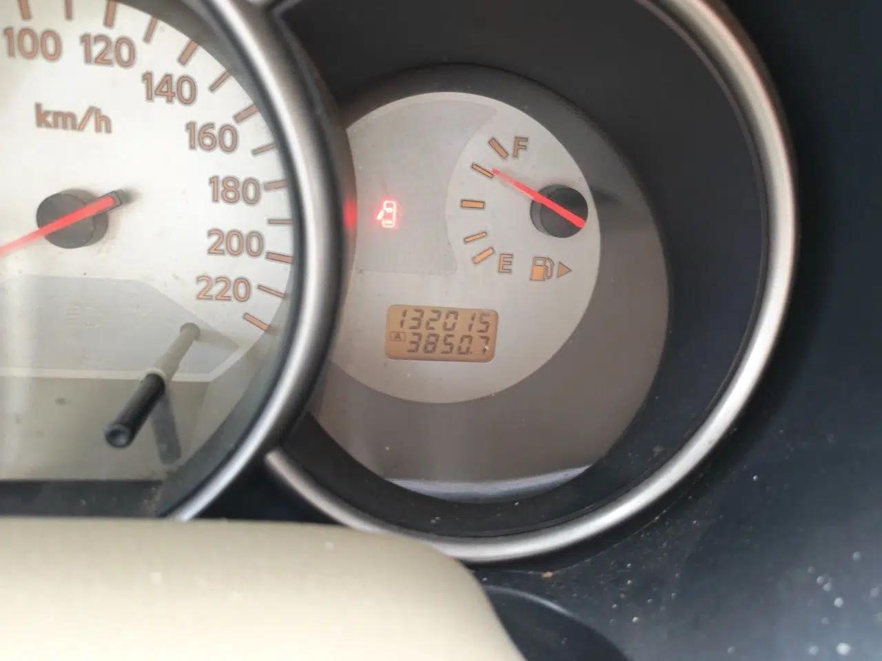 Nissan Livina 2010 Jingyue Edition 1.6L Manual All-Around Model — миниатюра 12