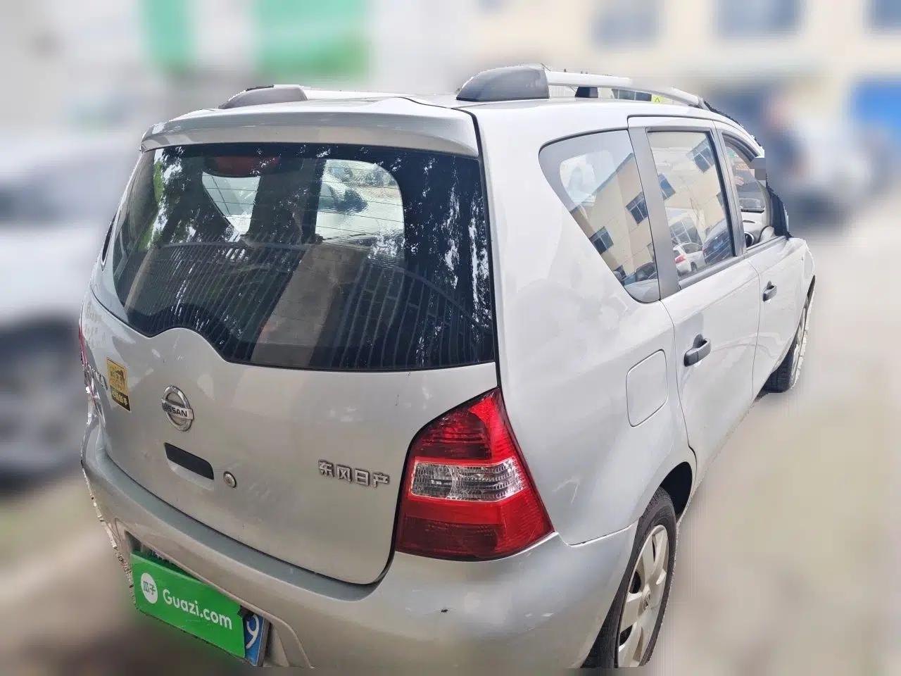 Nissan Livina 2010 Jingyue Edition 1.6L Manual All-Around Model — миниатюра 6