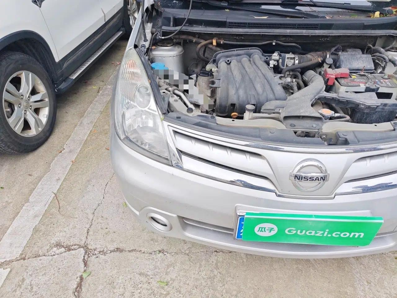 Nissan Livina 2010 Jingyue Edition 1.6L Manual All-Around Model — миниатюра 7