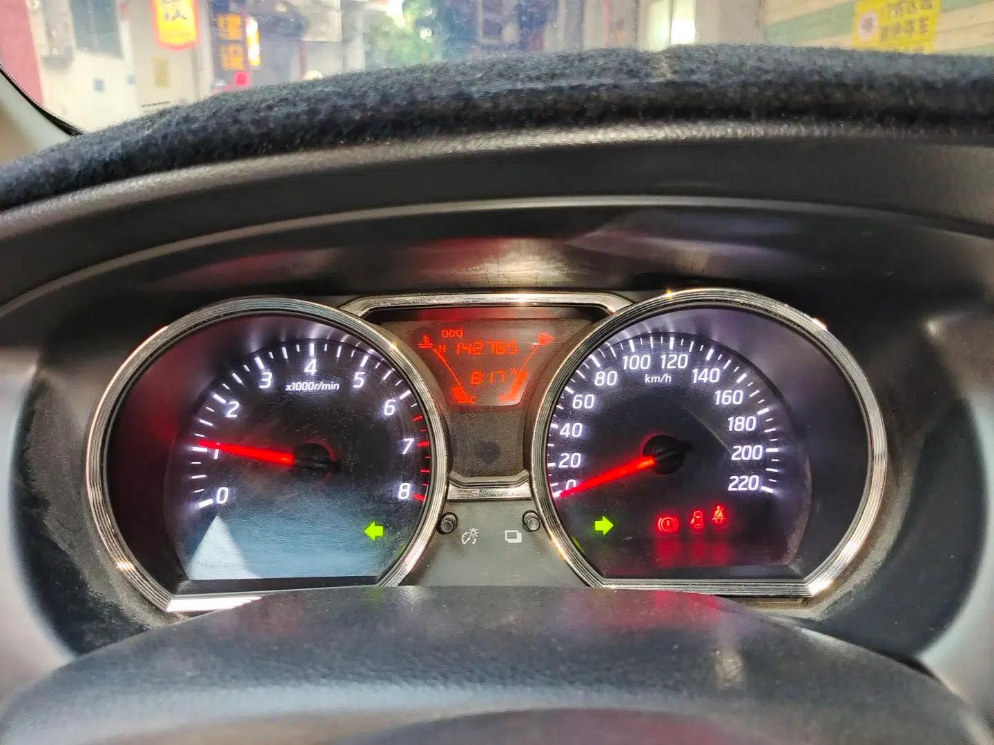 Nissan Livina 2013 1.6XE Manual Comfort Edition — миниатюра 12