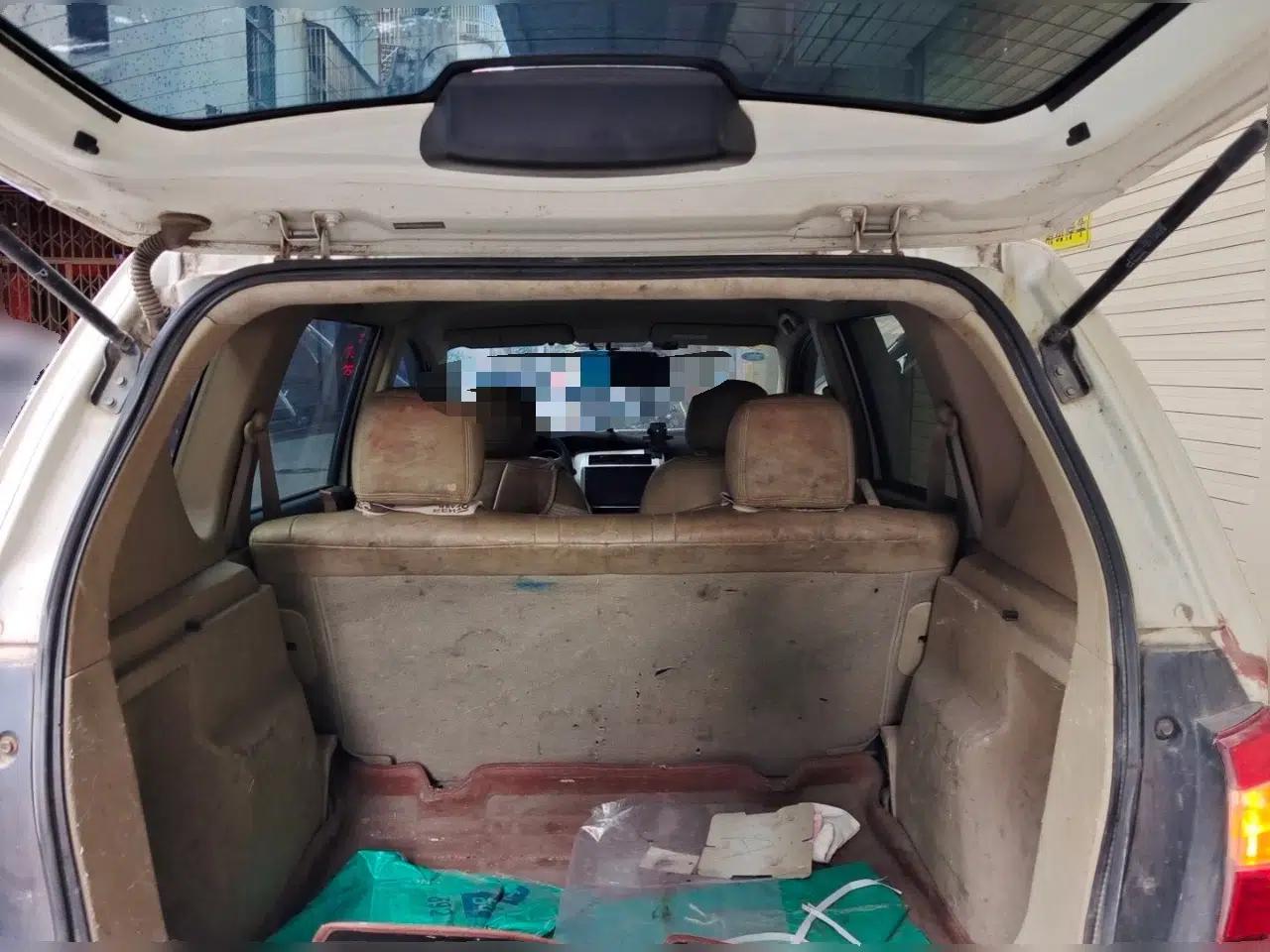 Nissan Livina 2013 1.6XE Manual Comfort Edition — миниатюра 19