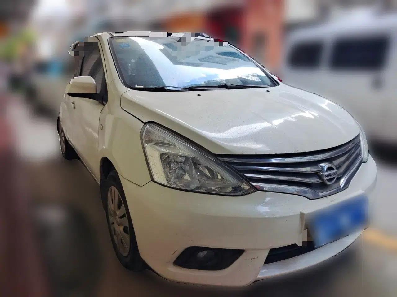 Nissan Livina 2013 1.6XE Manual Comfort Edition — миниатюра 3