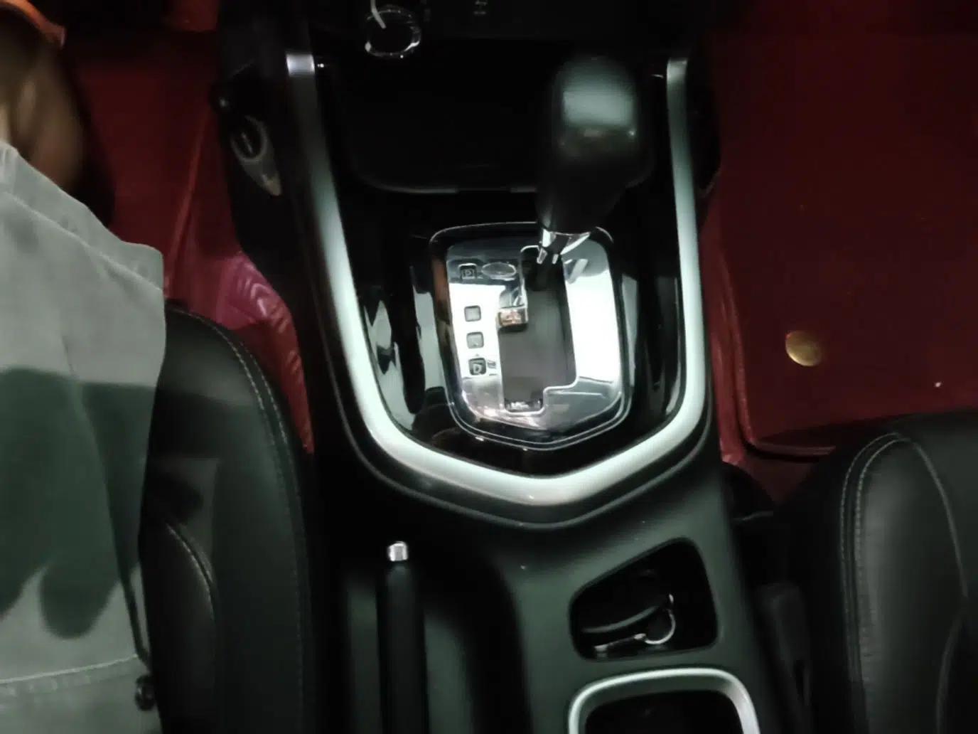 Nissan Terra 2020 2.5L XL Upper 4WD Automatic Four-Wheel Drive Luxury Edition — миниатюра 16