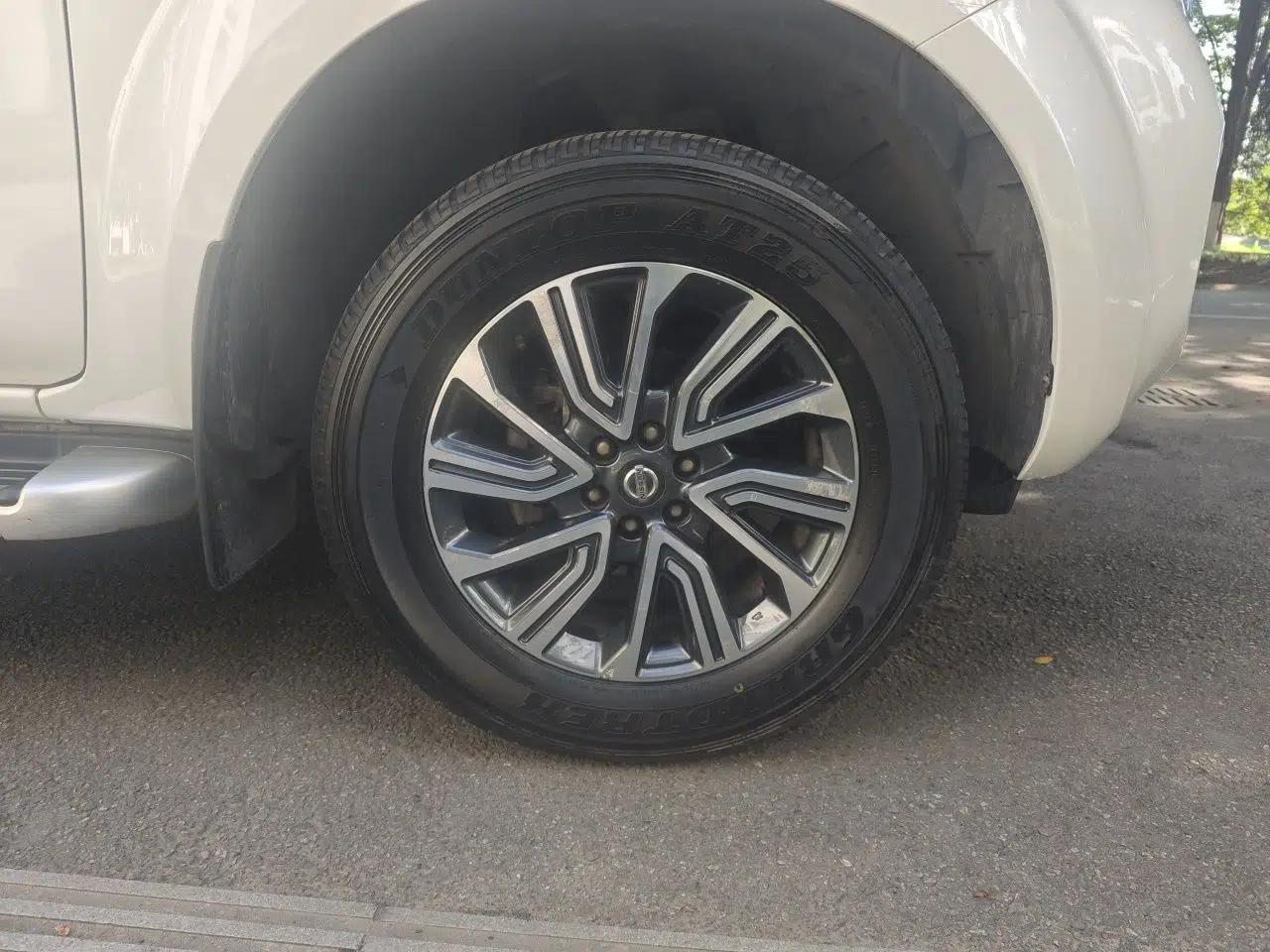 Nissan Terra 2020 2.5L XV 4WD Automatic Four-Wheel Drive Flagship Edition — миниатюра 8