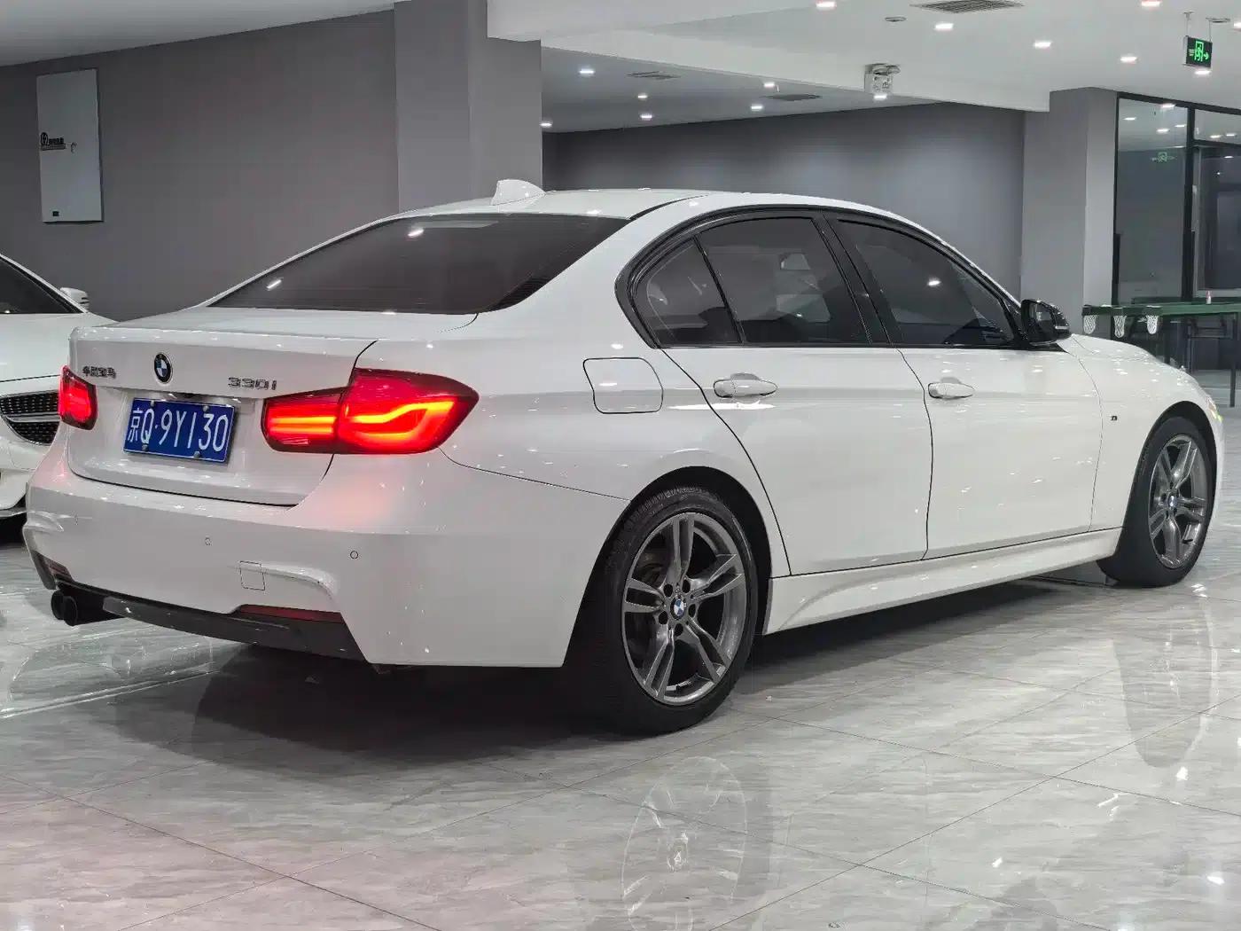 2018 BMW 3 Series 330i M Sport Shadow Edition — миниатюра 7