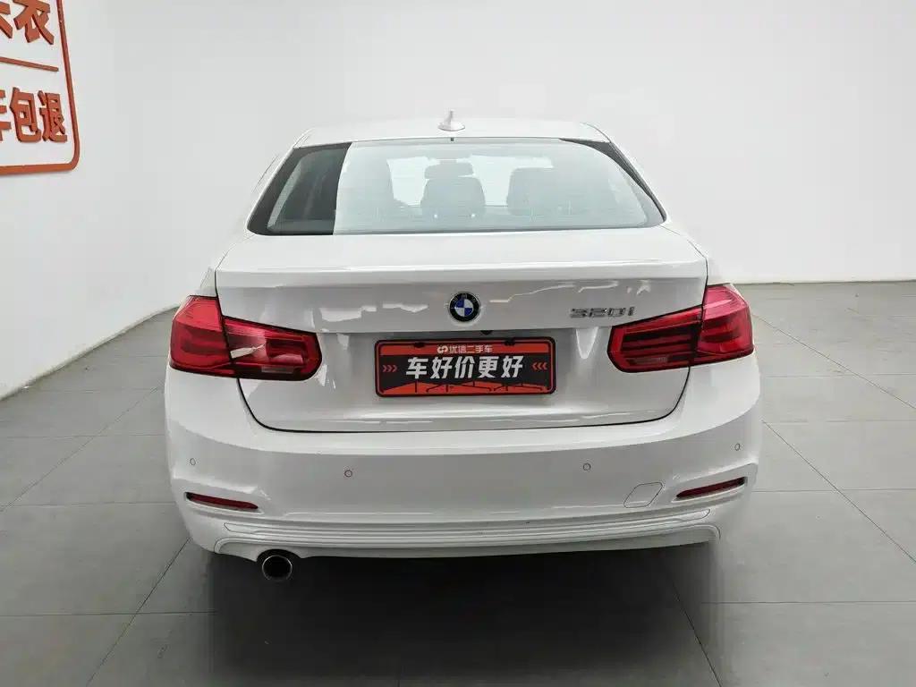 2016 BMW 3 Series 320i Fashion Edition — миниатюра 4