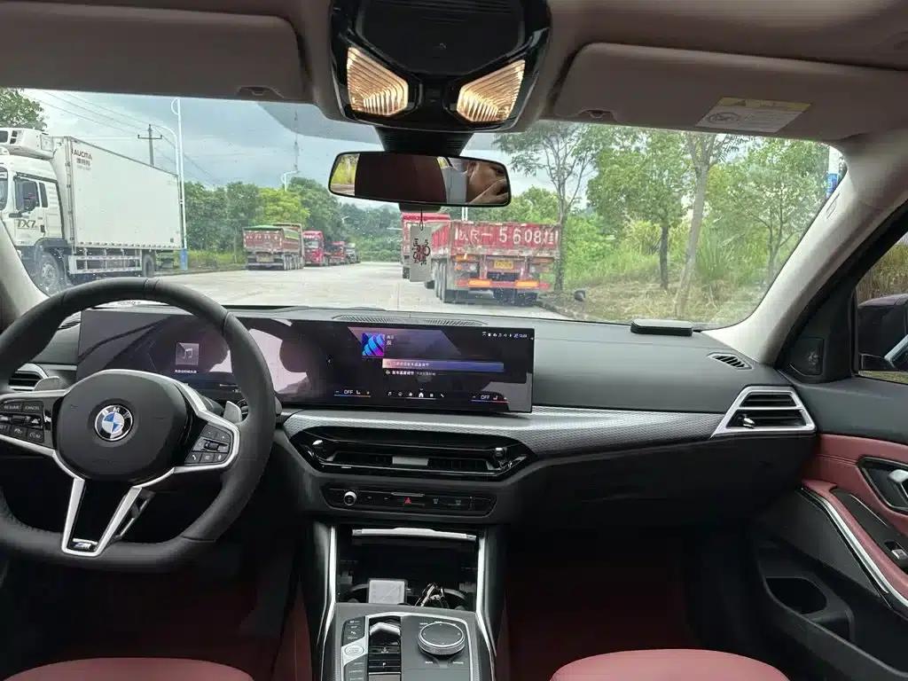 2026 BMW 3 Series 330Li M Sport Shadow Edition — миниатюра 9