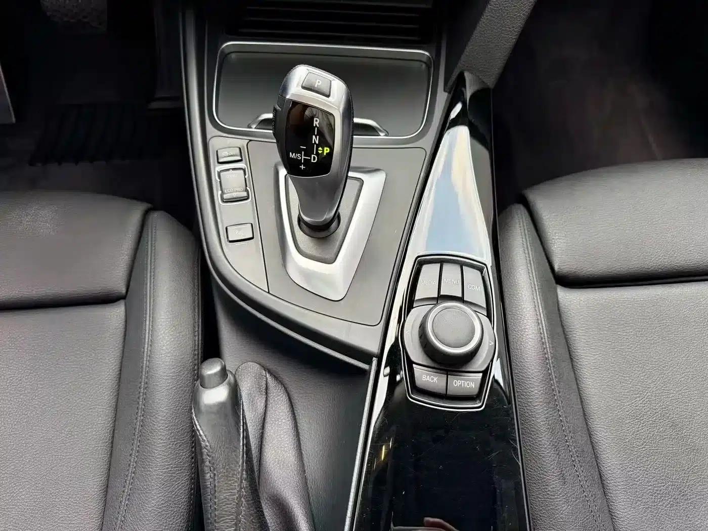 BMW 3 Series 2018 320Li Fashion Edition — миниатюра 14