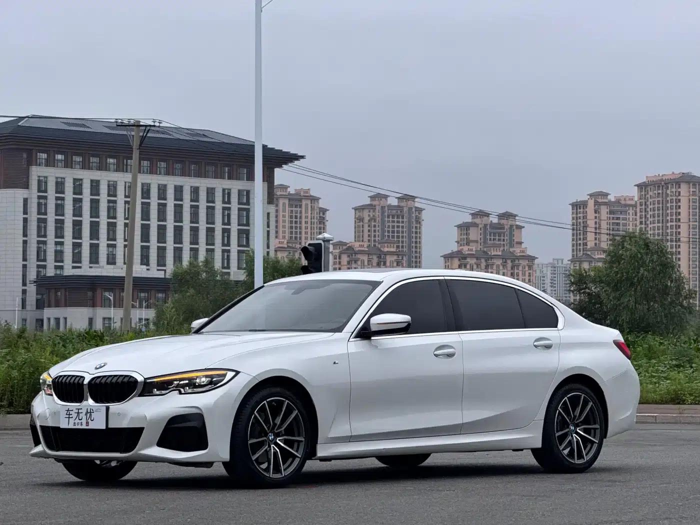 2022 BMW 3 Series 320Li M Sport Package — миниатюра 1