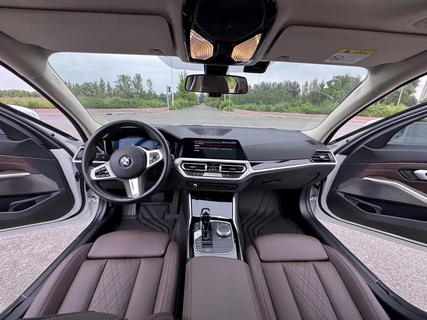 2022 BMW 3 Series 320Li M Sport Package — миниатюра 11