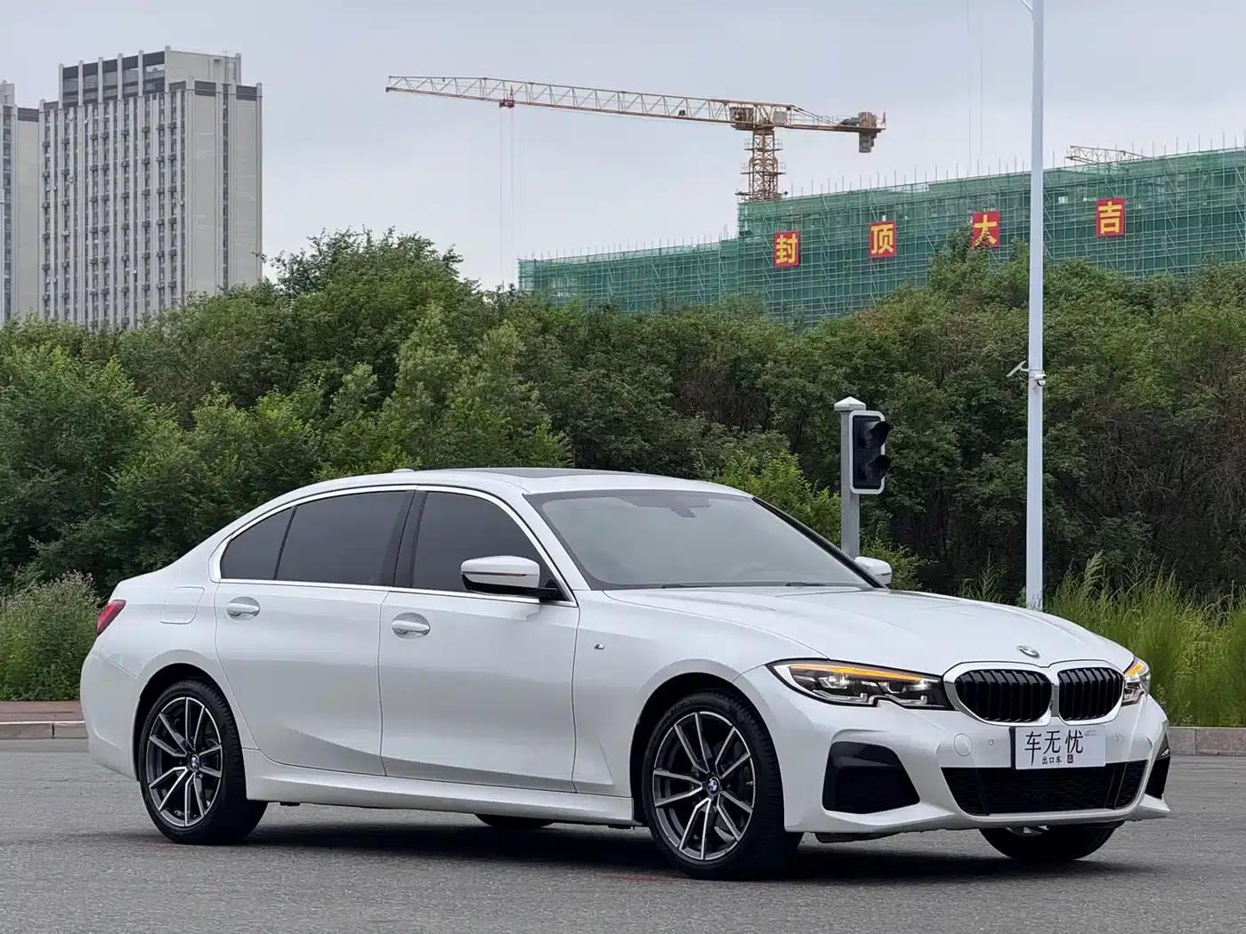 2022 BMW 3 Series 320Li M Sport Package — миниатюра 3