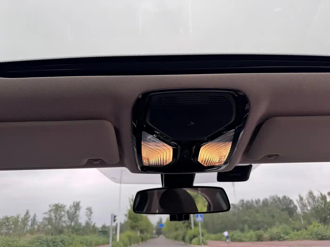 2022 BMW 3 Series 320Li M Sport Package — миниатюра 23