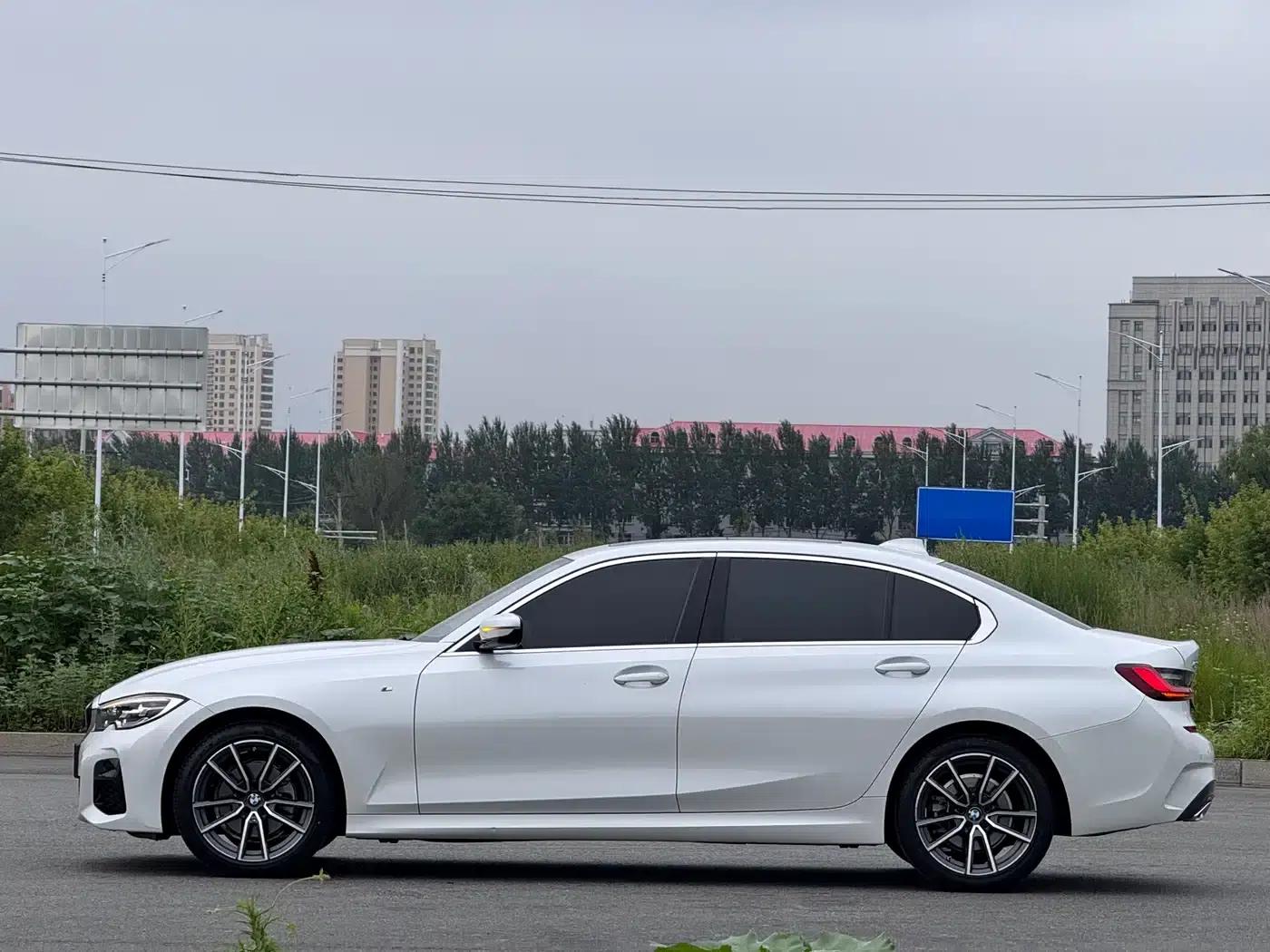 2022 BMW 3 Series 320Li M Sport Package — миниатюра 8