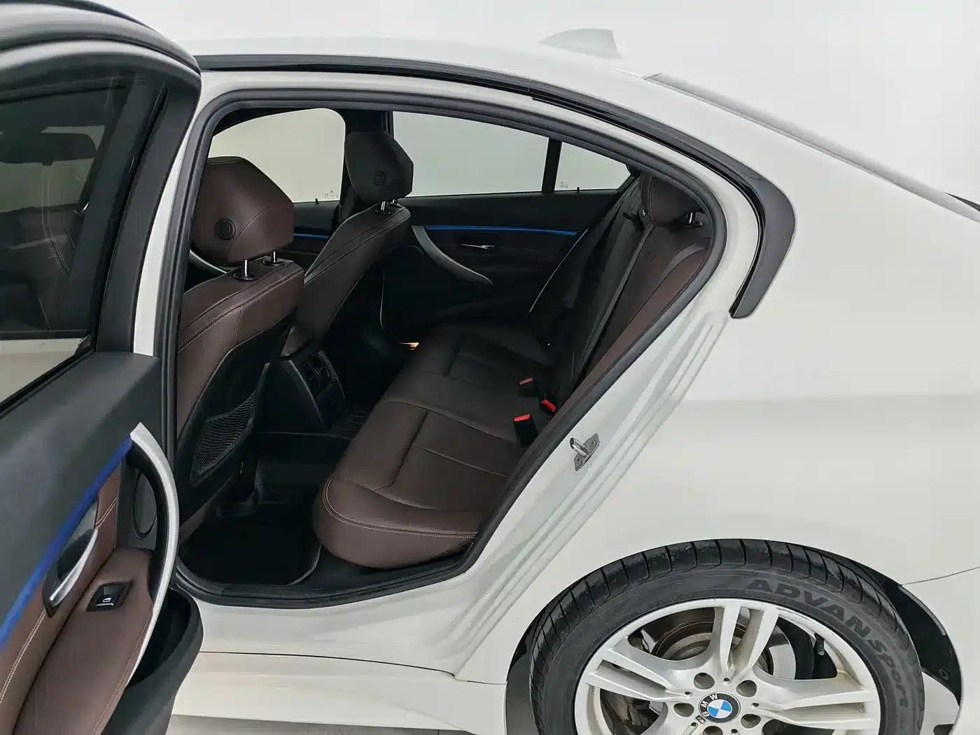 2019 BMW 3 Series 320i M Sport Package — миниатюра 12