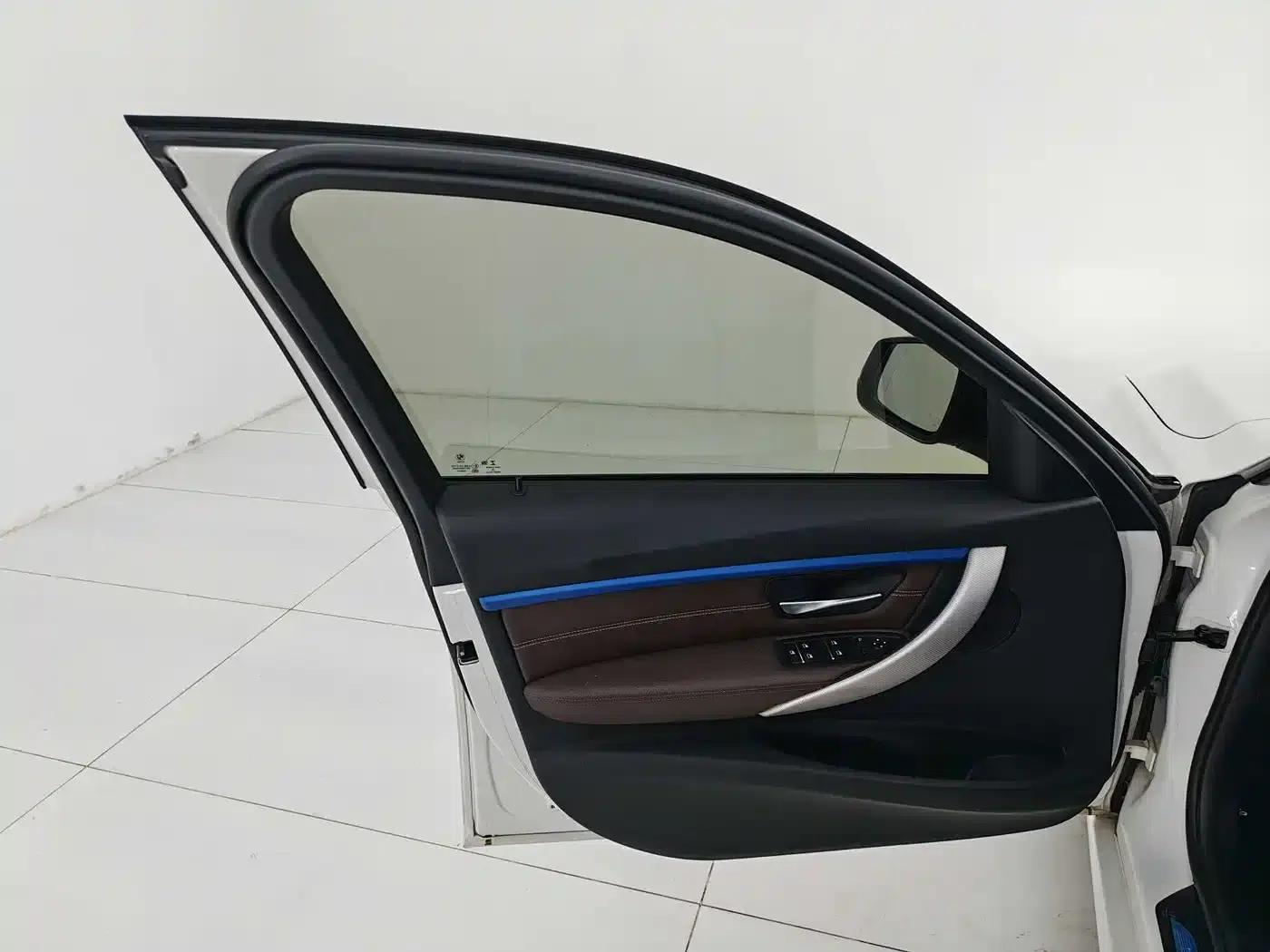 2019 BMW 3 Series 320i M Sport Package — миниатюра 17