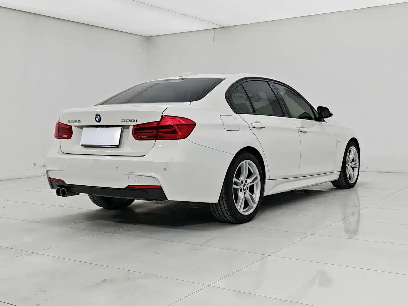 2019 BMW 3 Series 320i M Sport Package — миниатюра 21
