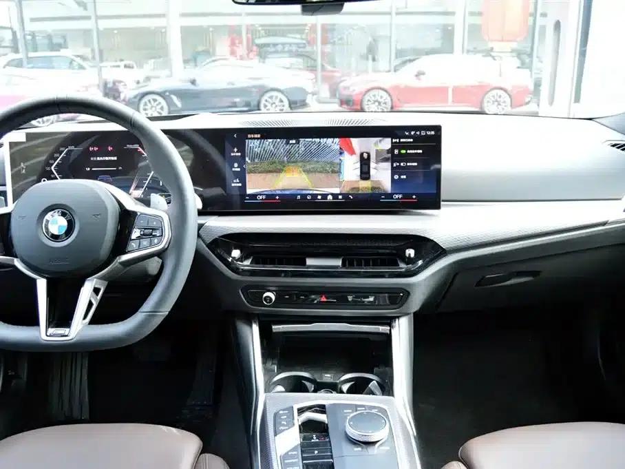 2025 BMW 3 Series 330Li Luxury M Sport Shadow Edition — миниатюра 8