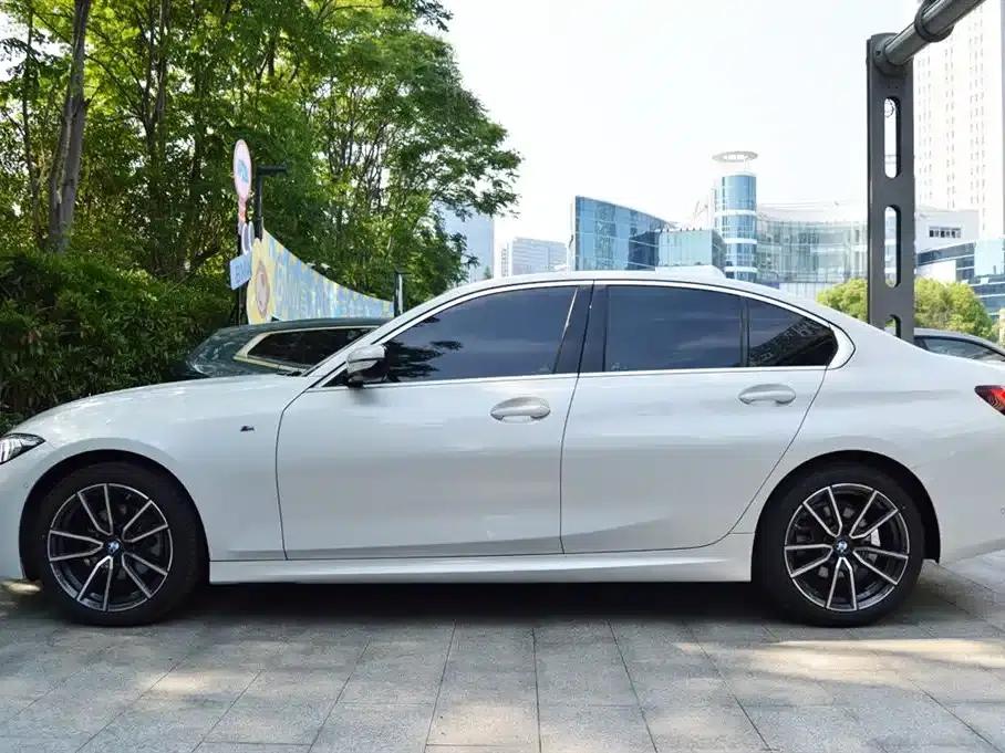 2025 BMW 3 Series 325Li M Sport Package — миниатюра 6