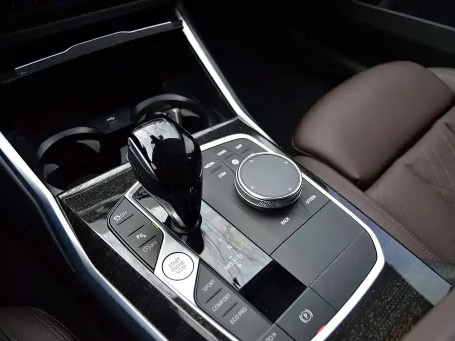 2022 BMW 3 Series 325Li M Sport Package — миниатюра 10