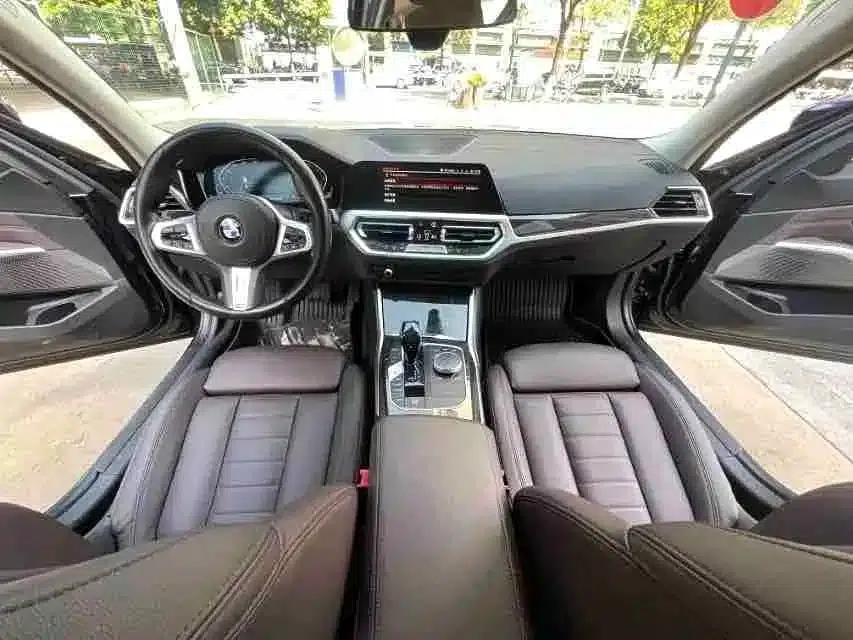 2020 BMW 3 Series 325i M Sport Package — миниатюра 6