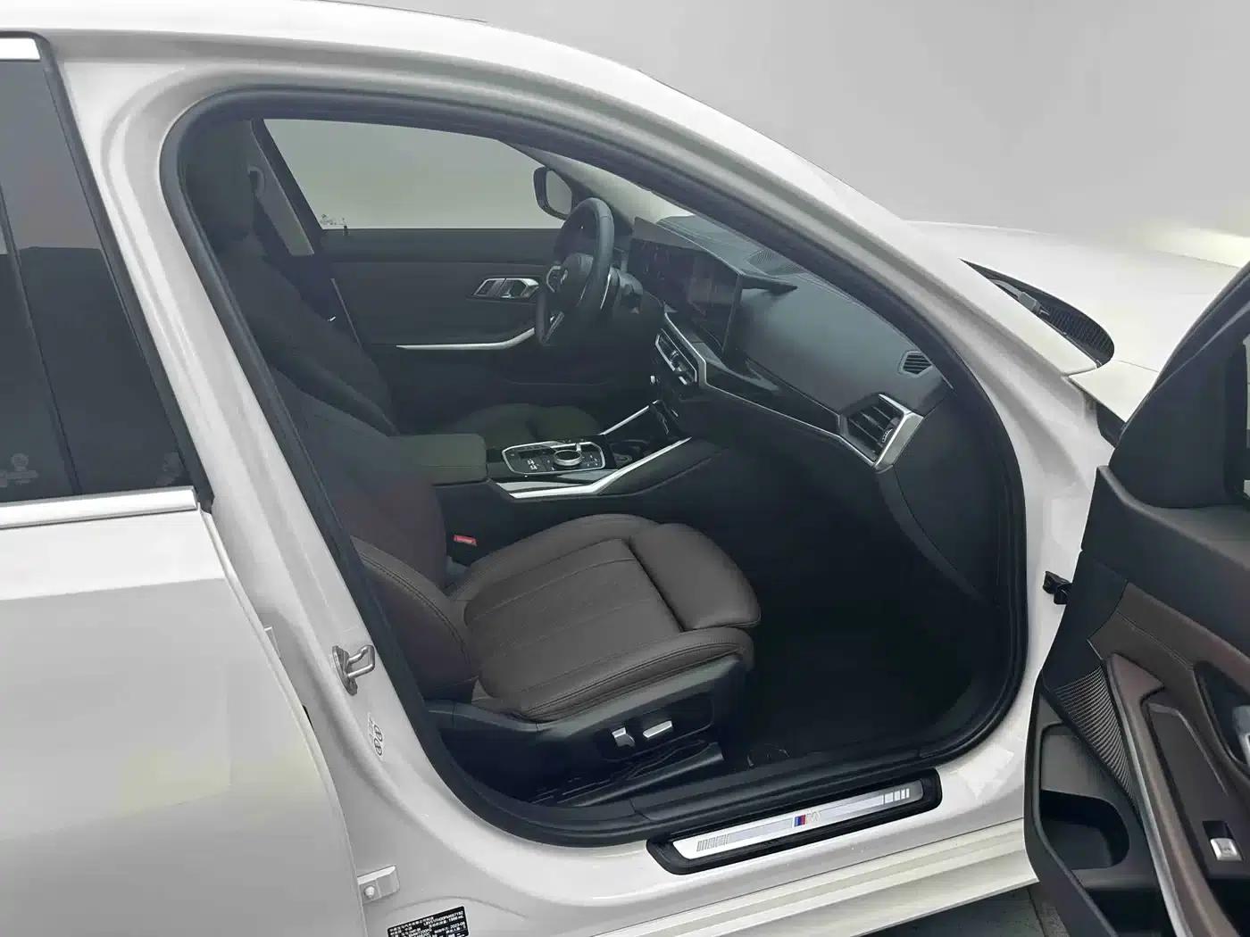 2023 BMW 3 Series 320Li M Sport Package — миниатюра 7