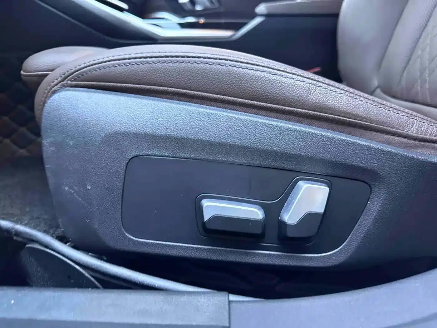 2023 BMW 3 Series 320Li M Sport Package — миниатюра 16