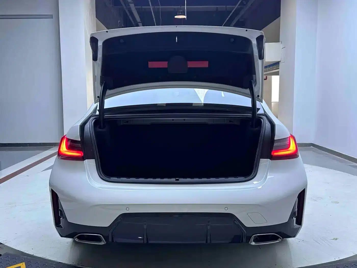 2023 BMW 3 Series 320Li M Sport Package — миниатюра 22