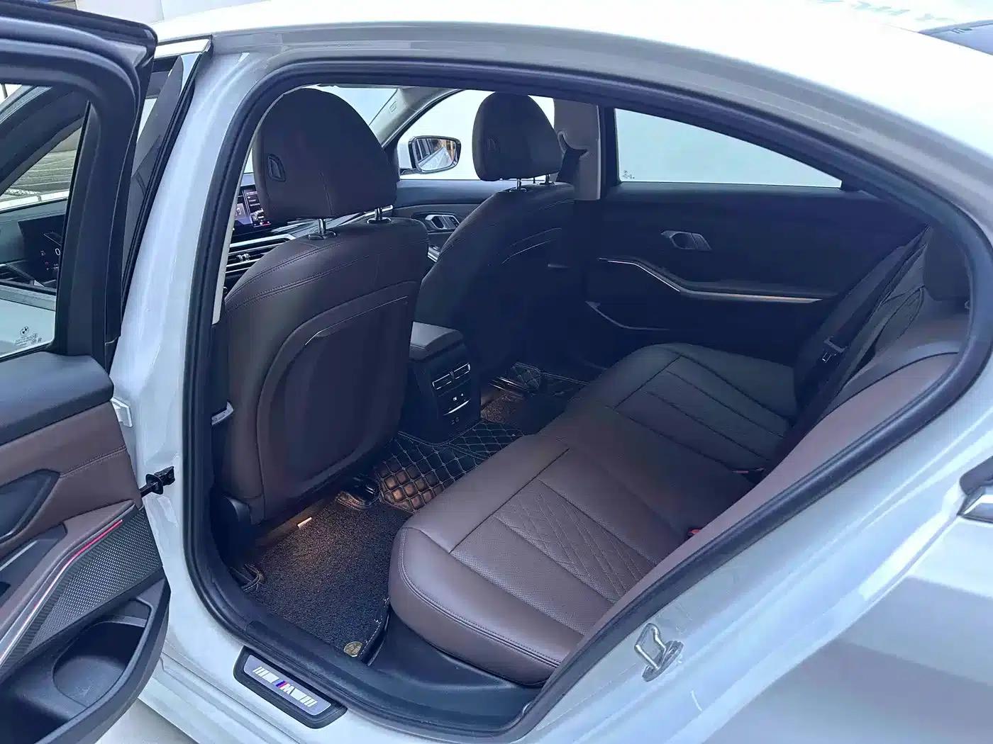 2023 BMW 3 Series 320Li M Sport Package — миниатюра 10