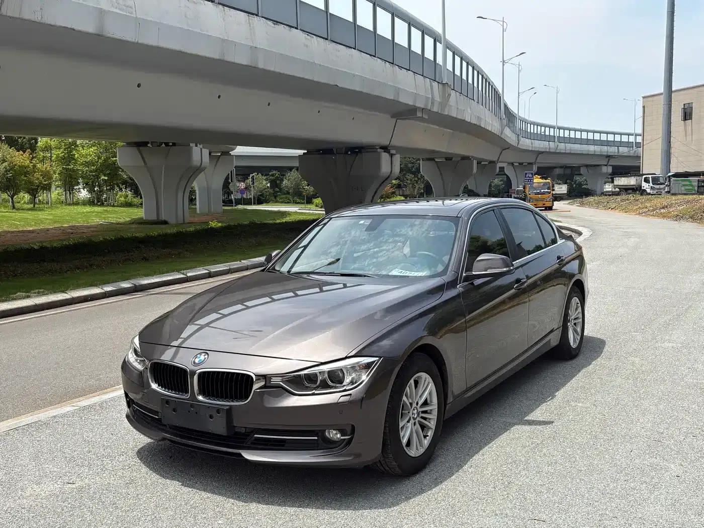 BMW 3 Series 2013 320Li Fashion Edition — миниатюра 1