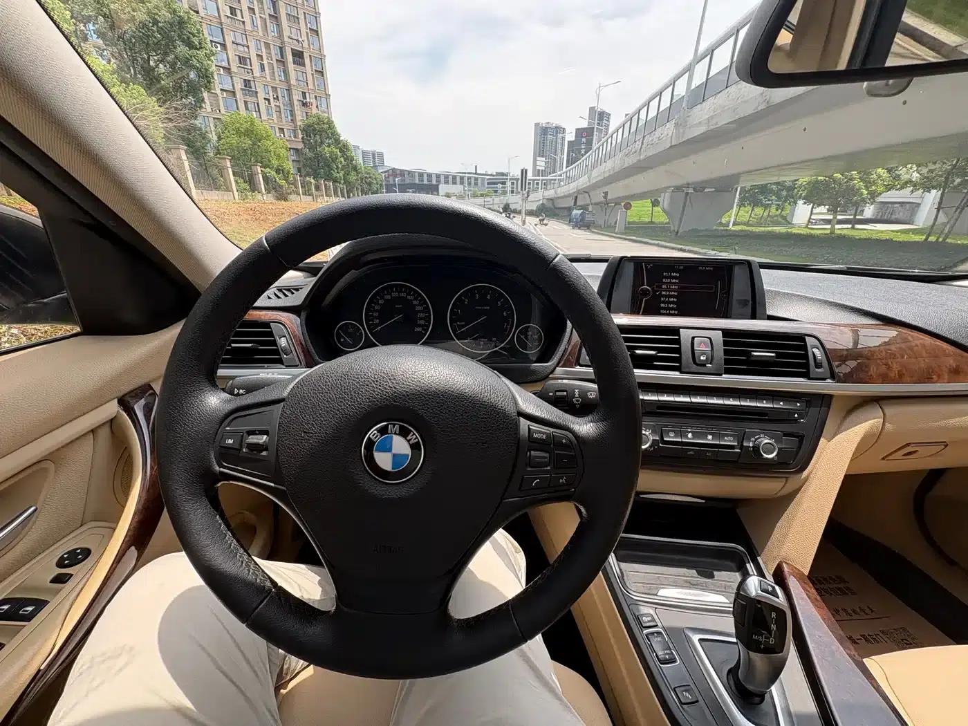 BMW 3 Series 2013 320Li Fashion Edition — миниатюра 11